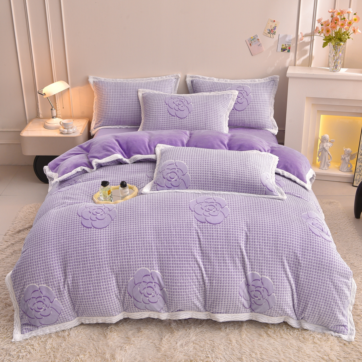 91家纺网 家纺一手货源 找家纺 董成龙家纺 2025新款直播爆款牛奶绒四件套雕花压线款法莱绒四件套11 山茶花-紫