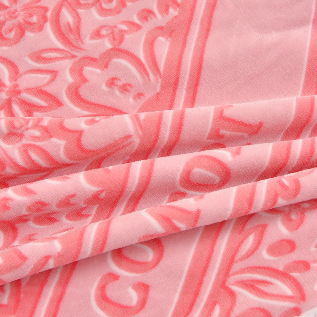 91家纺网 家纺一手货源 找家纺 董成龙家纺 2025新款直播爆款牛奶绒四件套雕花压线款法莱绒四件套11 盛世年华-粉