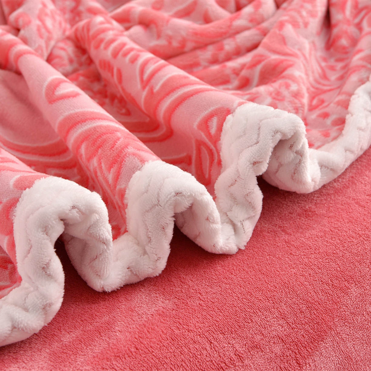 91家纺网 家纺一手货源 找家纺 董成龙家纺 2025新款直播爆款牛奶绒四件套雕花压线款法莱绒四件套11 盛世年华-粉