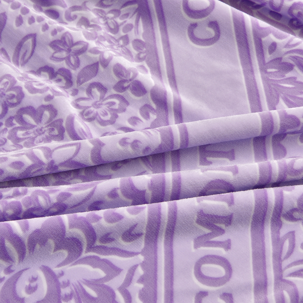 91家纺网 家纺一手货源 找家纺 董成龙家纺 2025新款直播爆款牛奶绒四件套雕花压线款法莱绒四件套11 盛世年华-紫