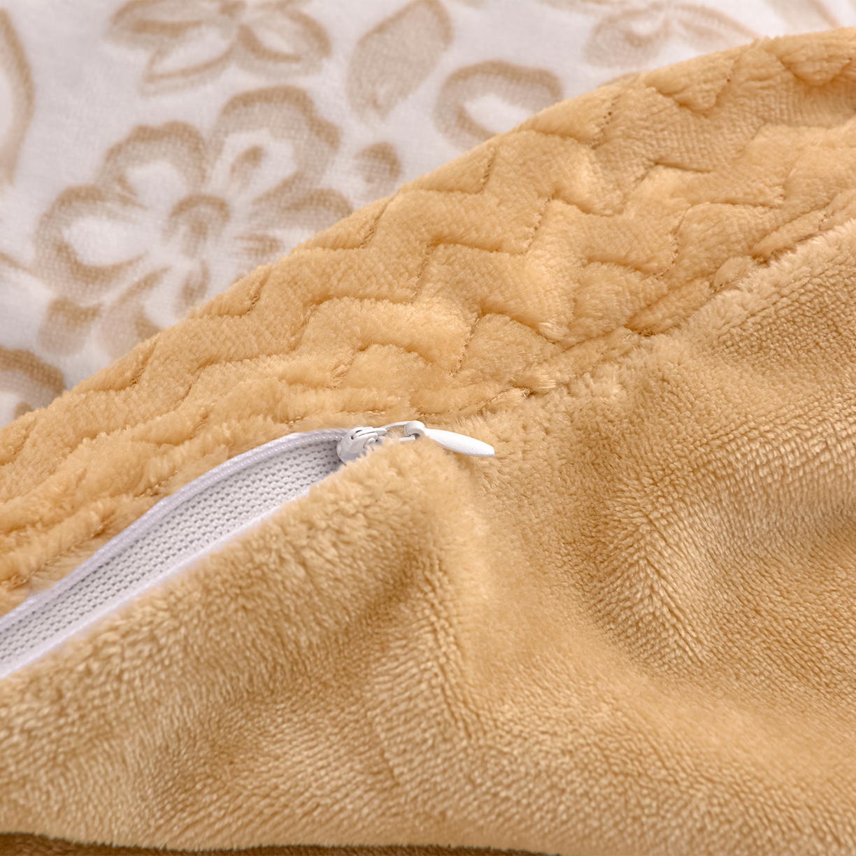 91家纺网 家纺一手货源 找家纺 董成龙家纺 2025新款直播爆款牛奶绒四件套雕花压线款法莱绒四件套11 盛世年华-棕咖