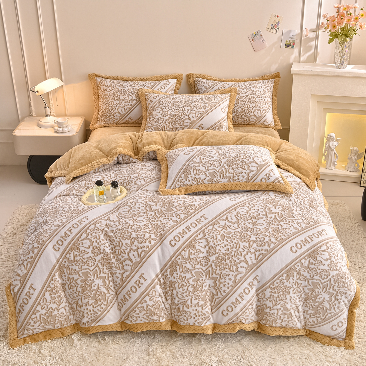 91家纺网 家纺一手货源 找家纺 董成龙家纺 2025新款直播爆款牛奶绒四件套雕花压线款法莱绒四件套11 盛世年华-棕咖