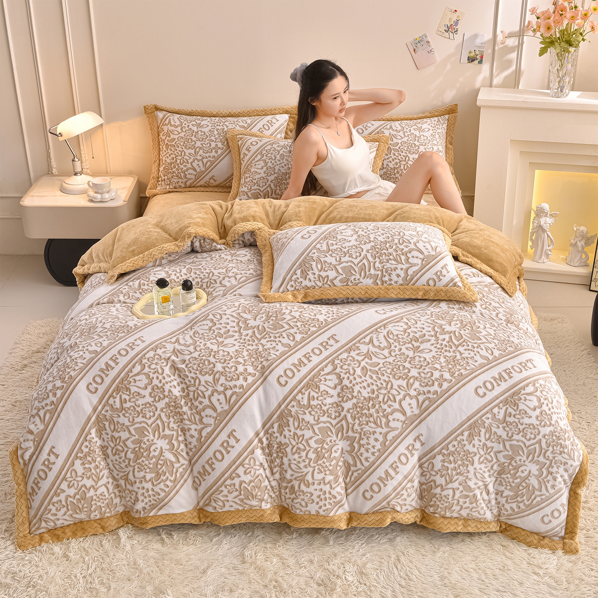 91家纺网 家纺一手货源 找家纺 董成龙家纺 2025新款直播爆款牛奶绒四件套雕花压线款法莱绒四件套11 盛世年华-棕咖