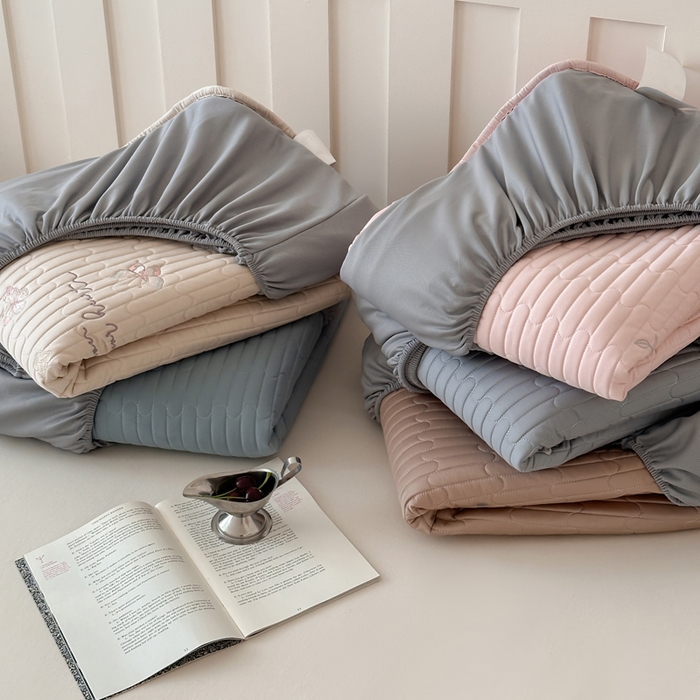 91家纺网 家纺一手货源 找家纺 由有家居 2025新品50S双股全棉长绒棉刺绣绗缝夹棉床笠床垫保护罩三件套 组合图