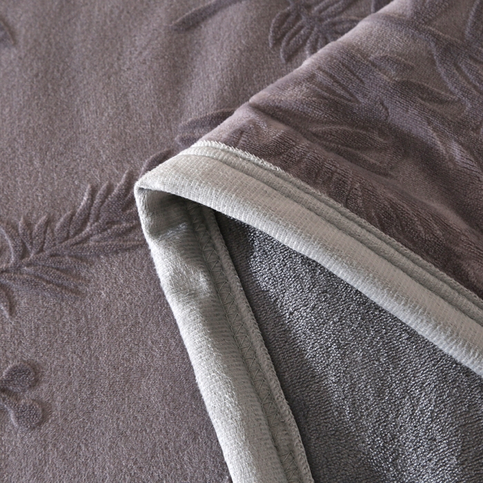 91家纺网 家纺一手货源 找家纺 小叮当家纺仓储工厂店 2025新款A类母婴级高克重8.5斤牛奶绒四件套烂花绒雕花绒四件套 仙草-灰色