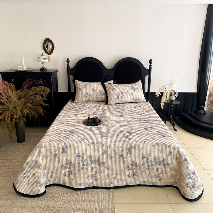 91家纺网 家纺一手货源 找家纺 由有家居 2025新品多功能A类双面棉麻数码印花绗缝夹棉床盖三件套 雅韵