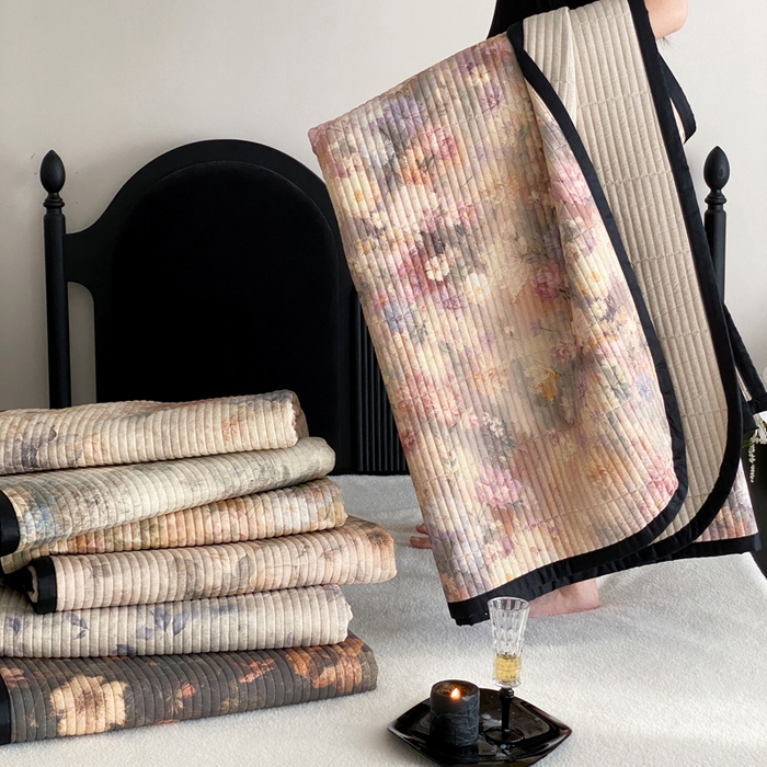 91家纺网 家纺一手货源 找家纺 （总）由有家居 2025新款原创新品A类PE高凉感分子卡通毛巾绣豆豆凉席三件套