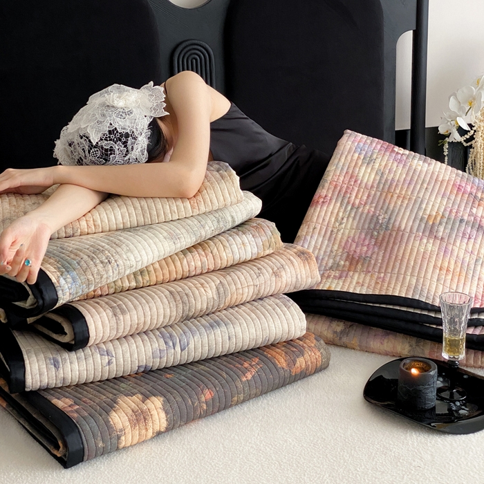 91家纺网 家纺一手货源 找家纺 （总）由有家居 2025新品多功能A类双面棉麻数码印花绗缝夹棉床盖三件套