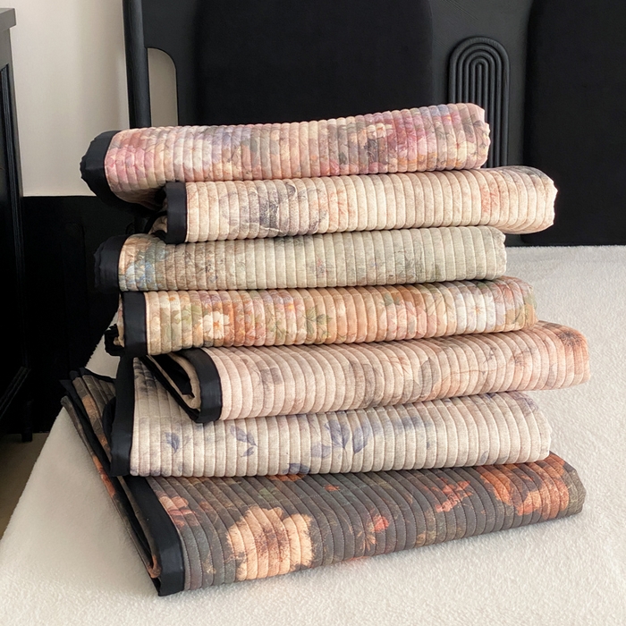 91家纺网 家纺一手货源 找家纺 （总）由有家居 2025新品多功能A类双面棉麻数码印花绗缝夹棉床盖三件套