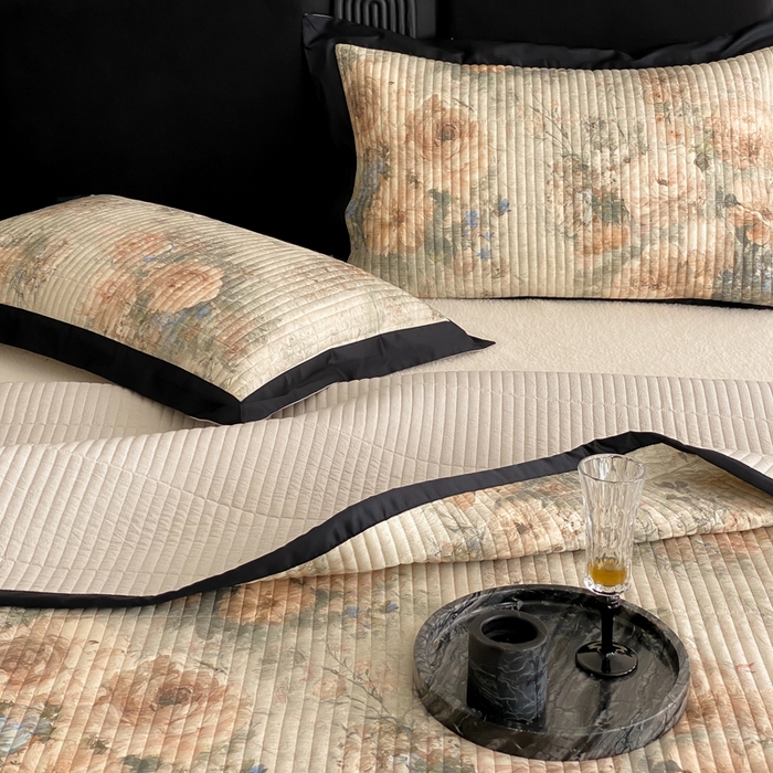 91家纺网 家纺一手货源 找家纺 由有家居 2025新品多功能A类双面棉麻数码印花绗缝夹棉床盖三件套 琉璃