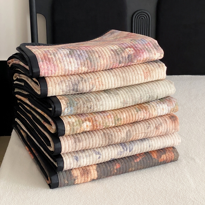 91家纺网 家纺一手货源 找家纺 （总）由有家居 2025新品多功能A类双面棉麻数码印花绗缝夹棉床盖三件套