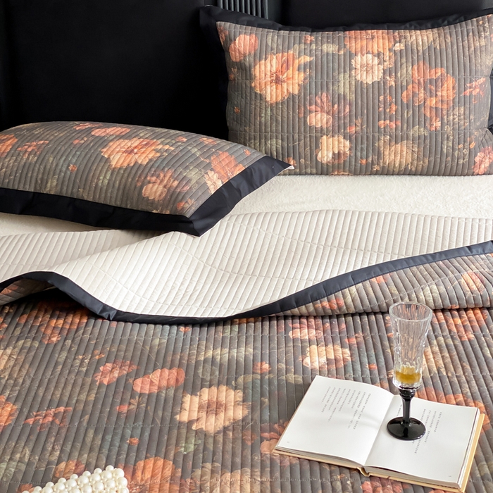 91家纺网 家纺一手货源 找家纺 由有家居 2025新品多功能A类双面棉麻数码印花绗缝夹棉床盖三件套 墨香