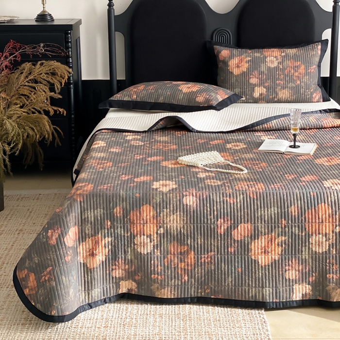 91家纺网 家纺一手货源 找家纺 由有家居 2025新品多功能A类双面棉麻数码印花绗缝夹棉床盖三件套 墨香