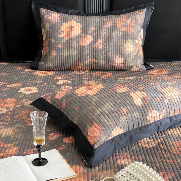 91家纺网 家纺一手货源 找家纺 由有家居 2025新品多功能A类双面棉麻数码印花绗缝夹棉床盖三件套 墨香