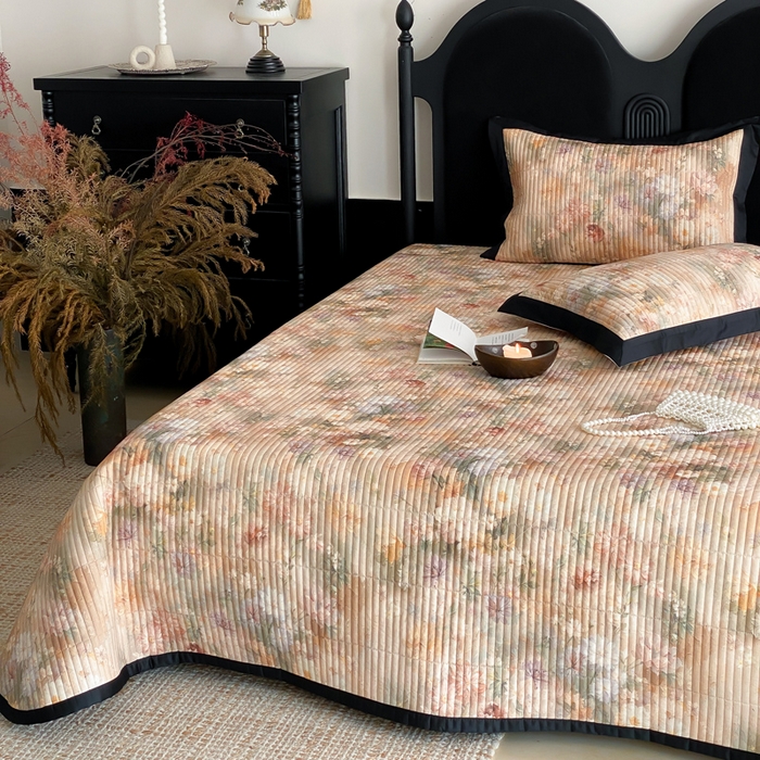 91家纺网 家纺一手货源 找家纺 由有家居 2025新品多功能A类双面棉麻数码印花绗缝夹棉床盖三件套 锦绣