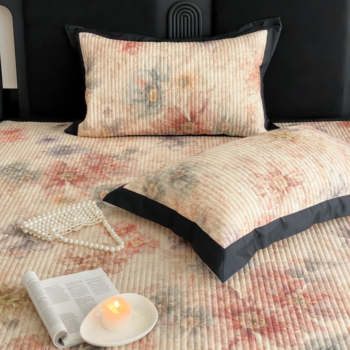 91家纺网 家纺一手货源 找家纺 由有家居 2025新品多功能A类双面棉麻数码印花绗缝夹棉床盖三件套 炫彩