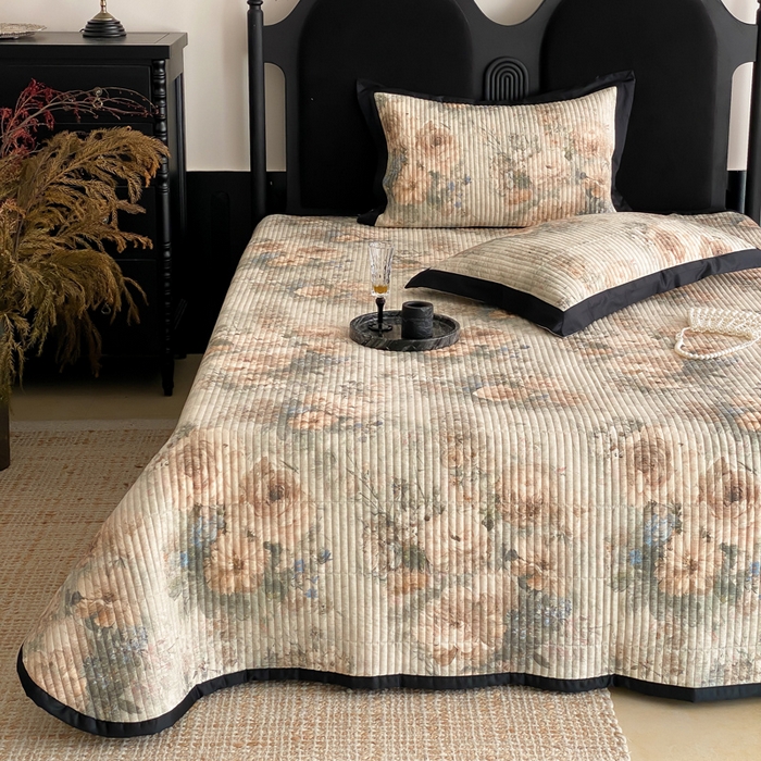 91家纺网 家纺一手货源 找家纺 由有家居 2025新品多功能A类双面棉麻数码印花绗缝夹棉床盖三件套 琉璃