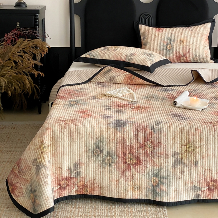 91家纺网 家纺一手货源 找家纺 由有家居 2025新品多功能A类双面棉麻数码印花绗缝夹棉床盖三件套 炫彩