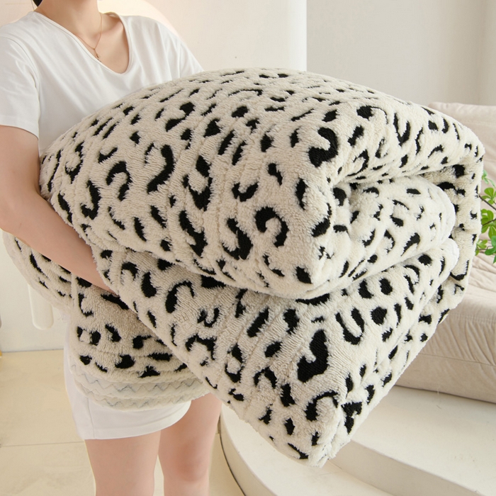 91家纺网 家纺一手货源 找家纺 （总）圣楚家纺 2025新款豹纹羊羔绒双层毯