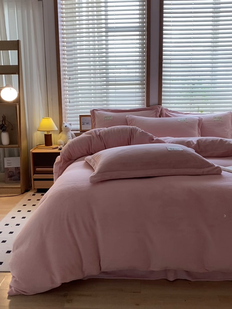 91家纺网 家纺一手货源 找家纺 （总）壹张床 2025新款高克重牛奶绒纯色四件套