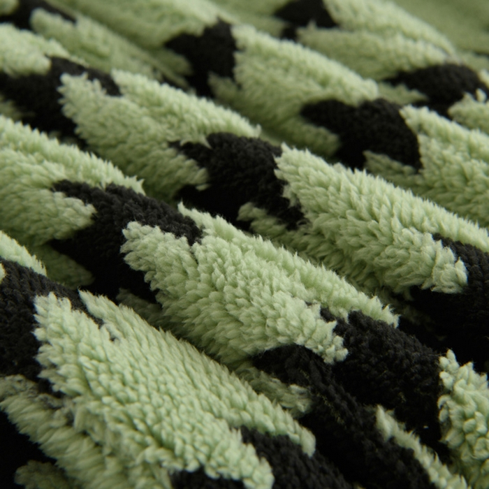 91家纺网 家纺一手货源 找家纺 圣楚家纺 2025新款豹纹羊羔绒双层毯 杉影茶绿