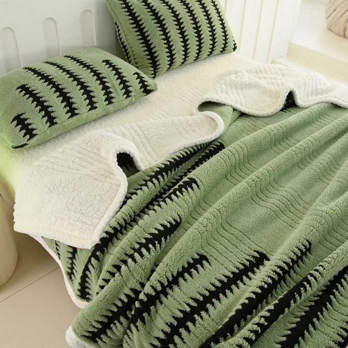 91家纺网 家纺一手货源 找家纺 圣楚家纺 2025新款豹纹羊羔绒双层毯 杉影茶绿