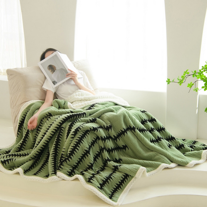 91家纺网 家纺一手货源 找家纺 圣楚家纺 2025新款豹纹羊羔绒双层毯 杉影茶绿