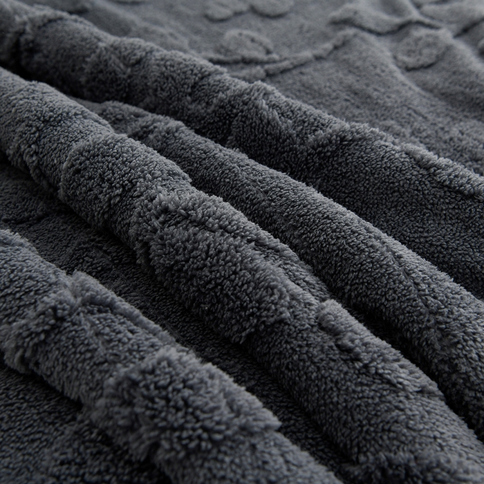 91家纺网 家纺一手货源 找家纺 圣楚家纺 2025新款塔芙绒叶语双层毯 叶语灰