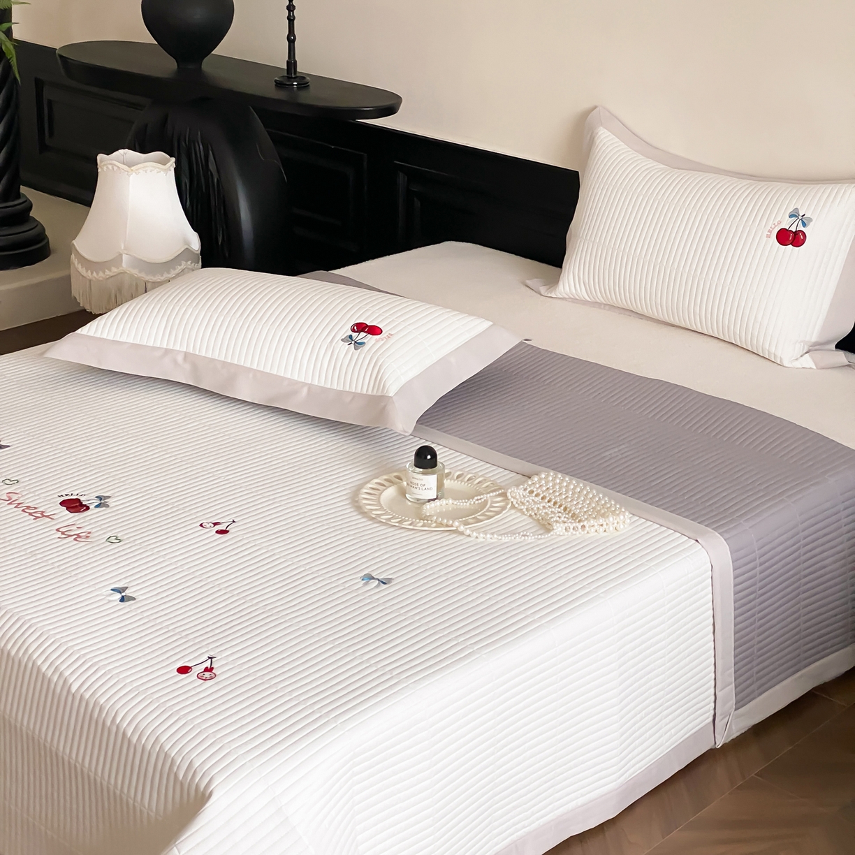 91家纺网 家纺一手货源 找家纺 （总）由有家居 2025新品A类50S双股全棉磨毛绣花床盖三件套