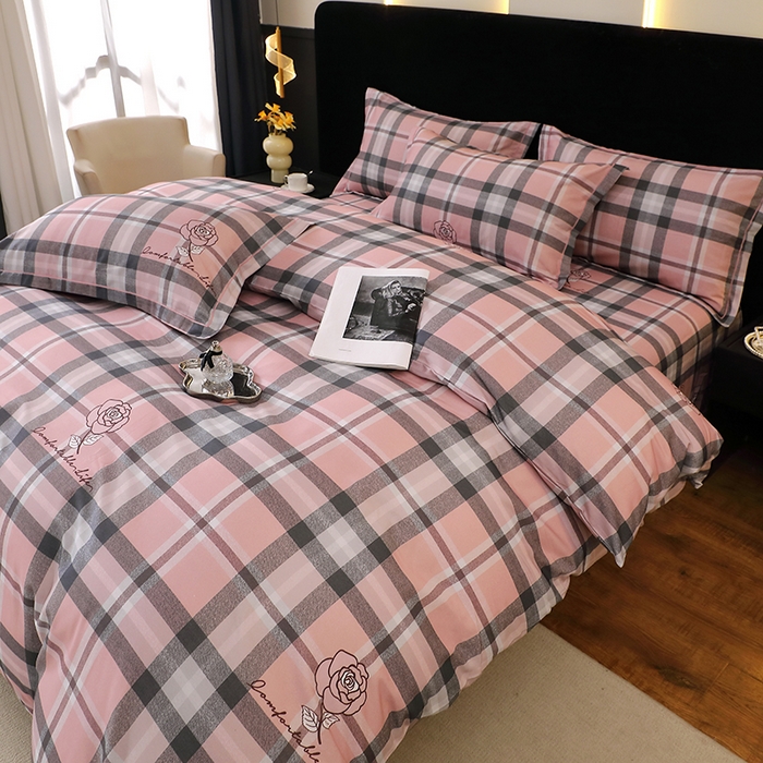 91家纺网 家纺一手货源 找家纺 贝兰仙奴 2025新款亲肤舒适全棉磨毛多规格系列四件套 方格恋曲