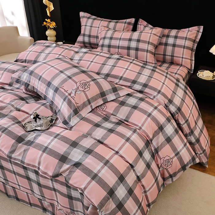 91家纺网 家纺一手货源 找家纺 贝兰仙奴 2025新款亲肤舒适全棉磨毛多规格系列四件套 方格恋曲