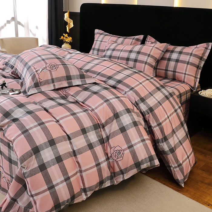 91家纺网 家纺一手货源 找家纺 贝兰仙奴 2025新款亲肤舒适全棉磨毛多规格系列四件套 方格恋曲