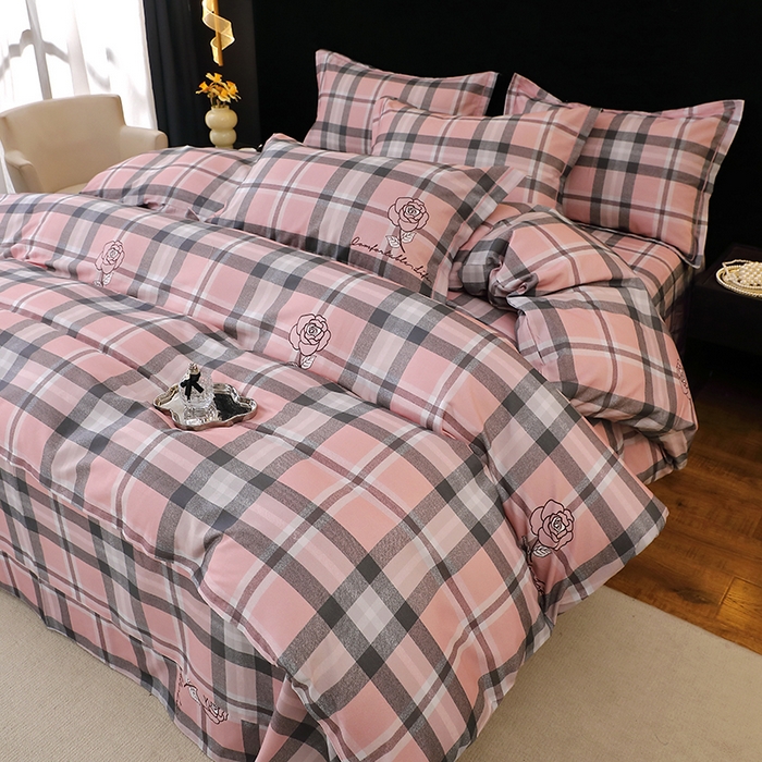 91家纺网 家纺一手货源 找家纺 贝兰仙奴 2025新款亲肤舒适全棉磨毛多规格系列四件套 方格恋曲