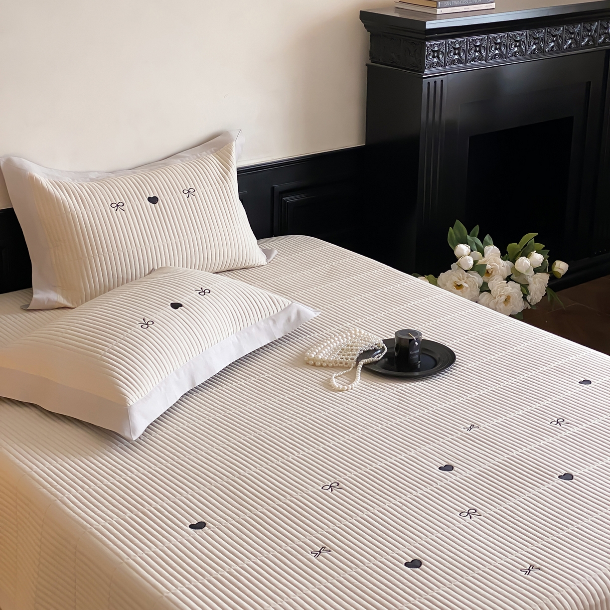 91家纺网 家纺一手货源 找家纺 由有家居 2025新品A类50S双股全棉磨毛绣花床盖三件套 甜心卡其