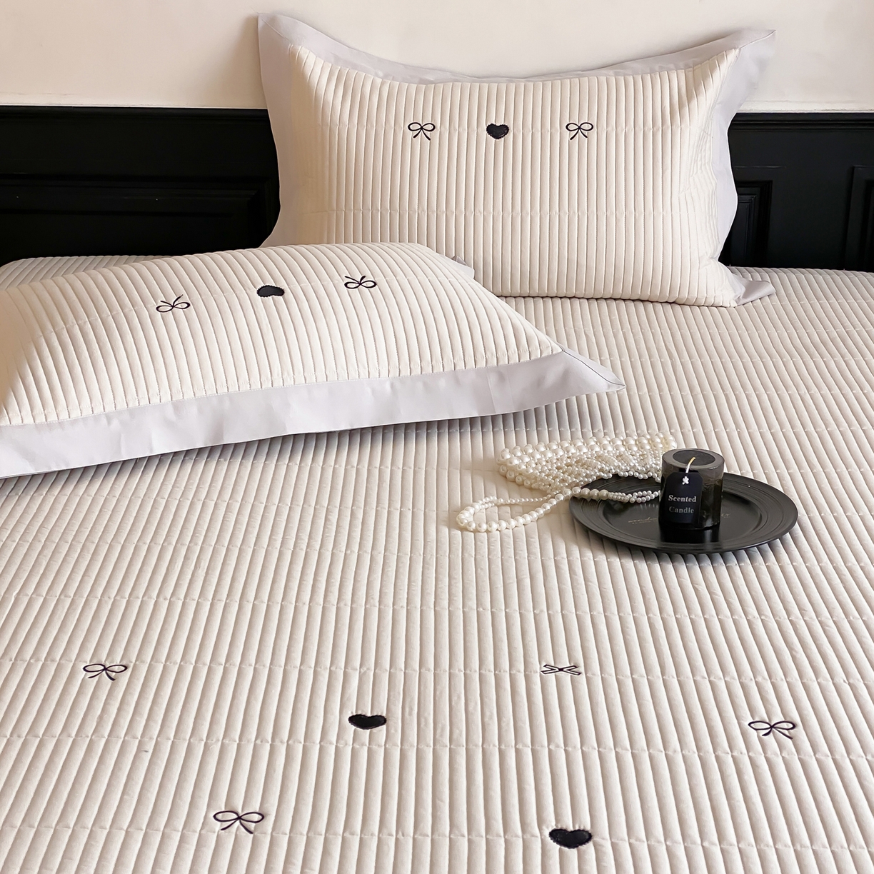 91家纺网 家纺一手货源 找家纺 由有家居 2025新品A类50S双股全棉磨毛绣花床盖三件套 甜心卡其