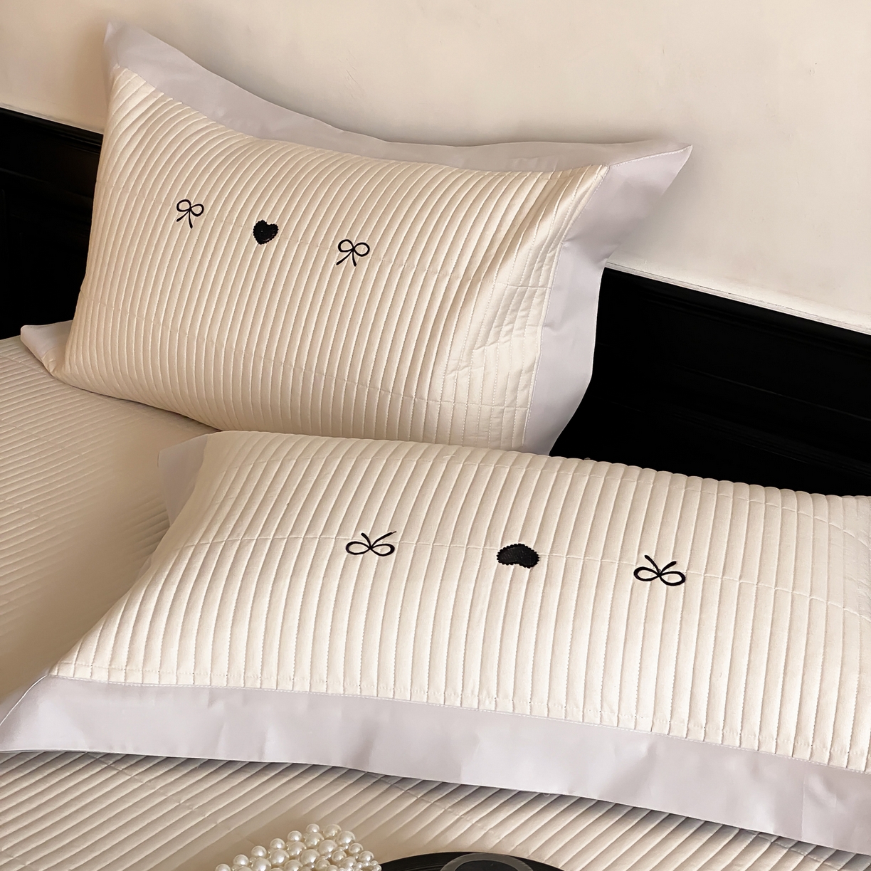 91家纺网 家纺一手货源 找家纺 由有家居 2025新品A类50S双股全棉磨毛绣花床盖三件套 甜心卡其