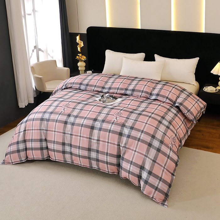 91家纺网 家纺一手货源 找家纺 贝兰仙奴 2025新款亲肤舒适全棉磨毛多规格系列单被套 方格恋曲