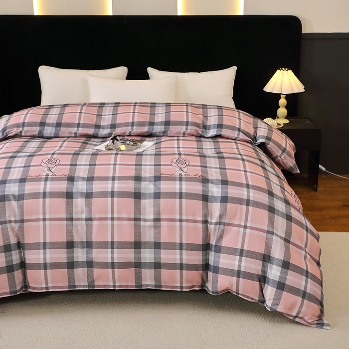 91家纺网 家纺一手货源 找家纺 贝兰仙奴 2025新款亲肤舒适全棉磨毛多规格系列单被套 方格恋曲