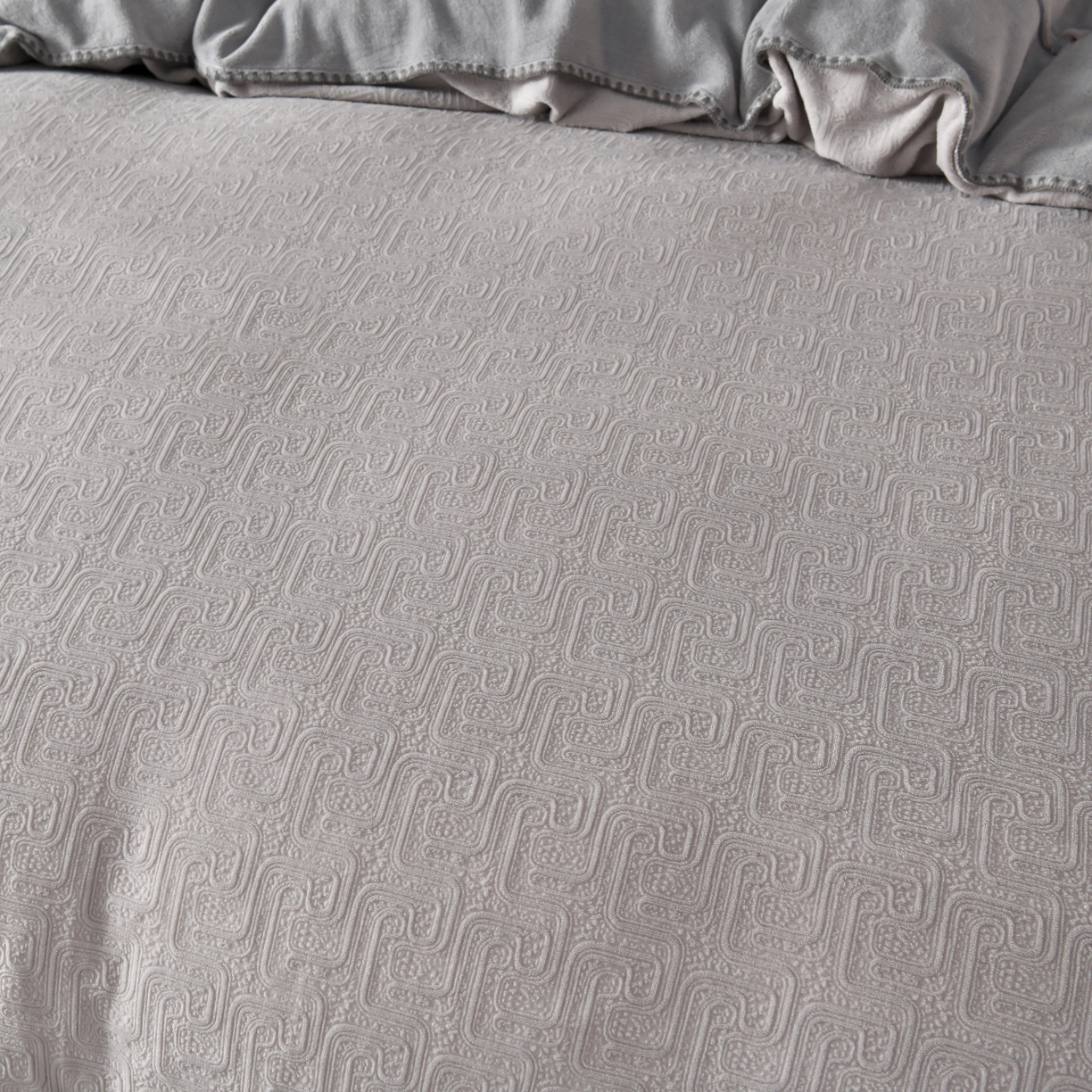 91家纺网 家纺一手货源 找家纺 （总）菡宝2025新款工艺款贝壳边雕花绒简约良品风牛奶绒四件套-梵西系列 支持定做定制尺寸