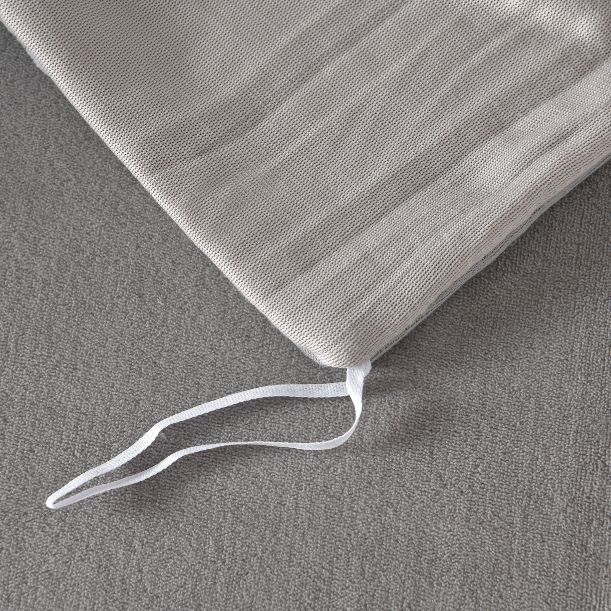 91家纺网 家纺一手货源 找家纺 （总）菡宝2025新款工艺款贝壳边雕花绒简约良品风牛奶绒四件套-梵西系列 支持定做定制尺寸