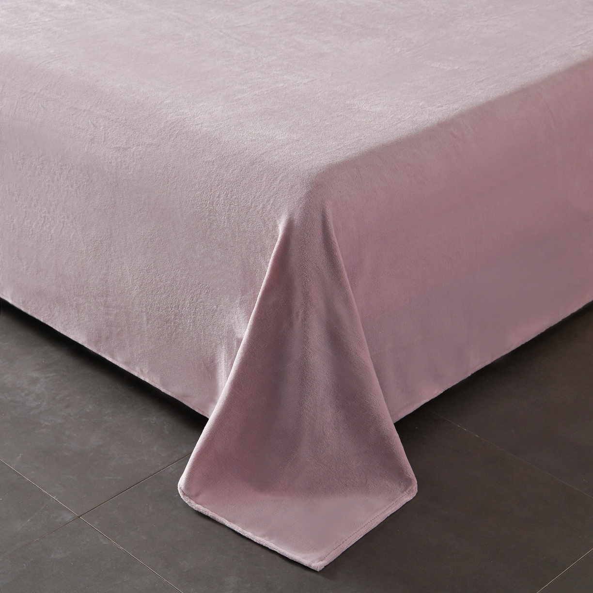 91家纺网 家纺一手货源 找家纺 菡宝2025新款工艺款贝壳边雕花绒简约良品风牛奶绒四件套-梵西系列 支持定做定制尺寸 梵西紫