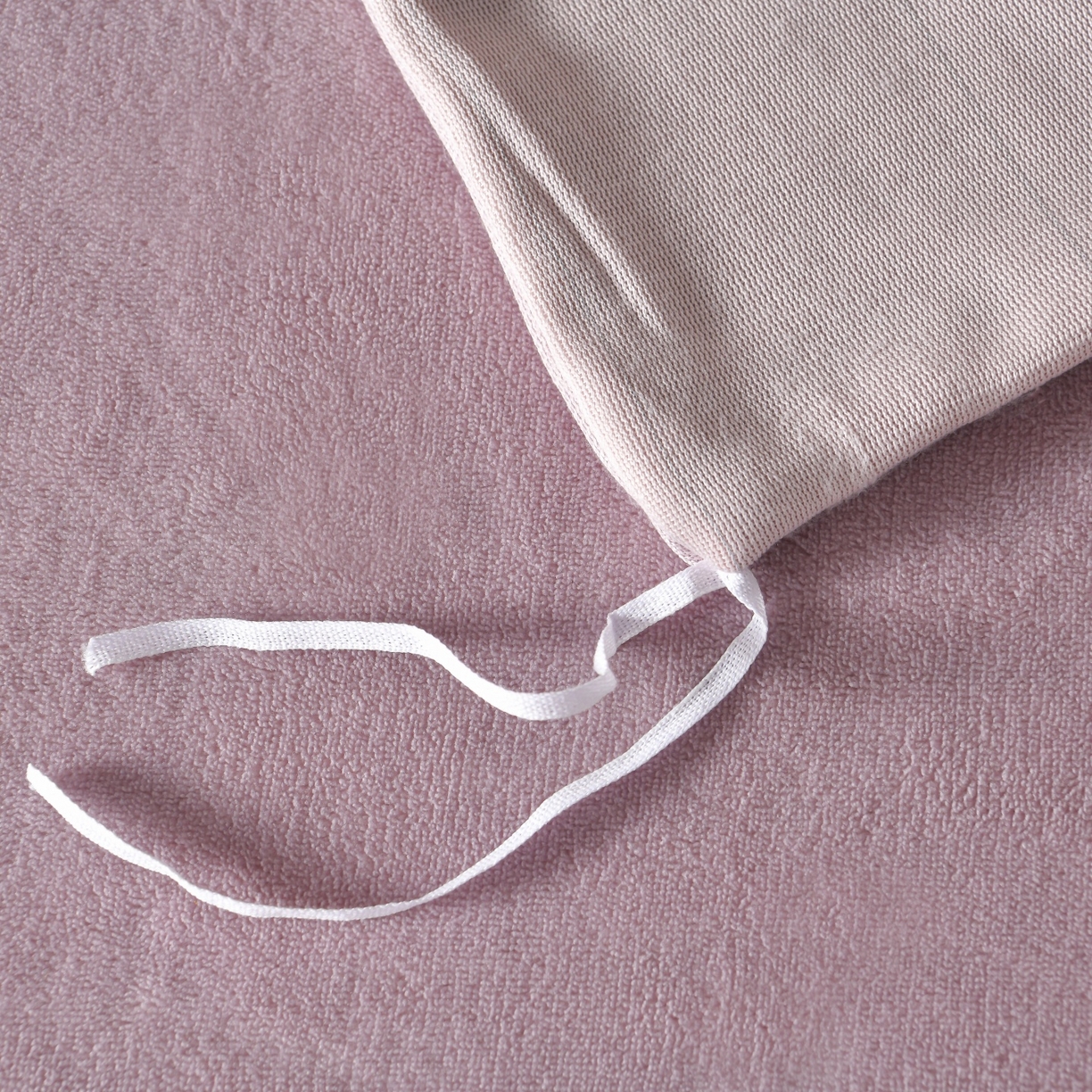 91家纺网 家纺一手货源 找家纺 菡宝2025新款工艺款贝壳边雕花绒简约良品风牛奶绒四件套-梵西系列 支持定做定制尺寸 梵西紫