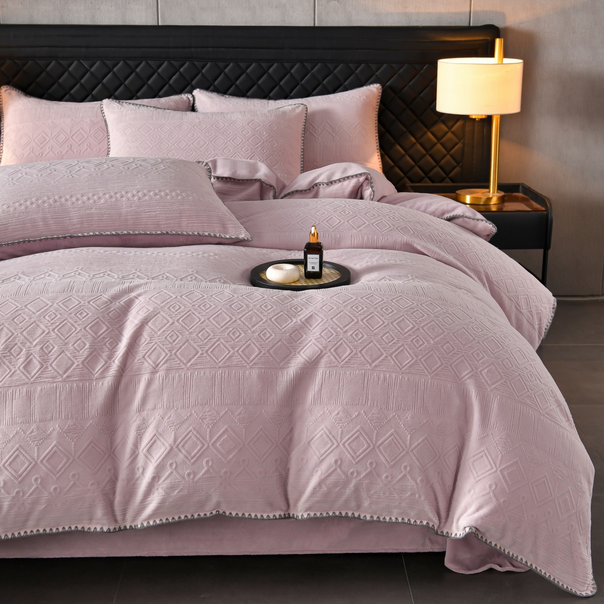 菡宝2025新款工艺款贝壳边雕花绒简约良品风牛奶绒四件套-梵西系列 支持定做定制尺寸 洛璃紫