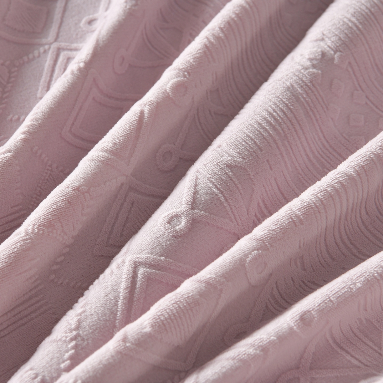 91家纺网 家纺一手货源 找家纺 菡宝2025新款工艺款贝壳边雕花绒简约良品风牛奶绒四件套-梵西系列 支持定做定制尺寸 洛璃紫