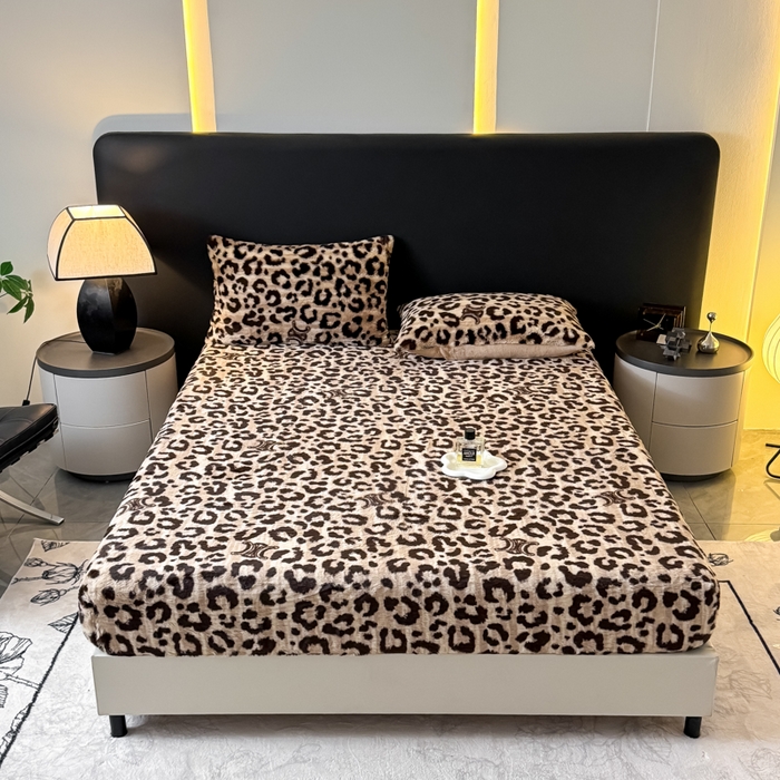 91家纺网 家纺一手货源 找家纺 小叮当家纺仓储工厂店 2025新款印花兔毛绒高克重单床笠 床笠单件 床笠-字母豹纹