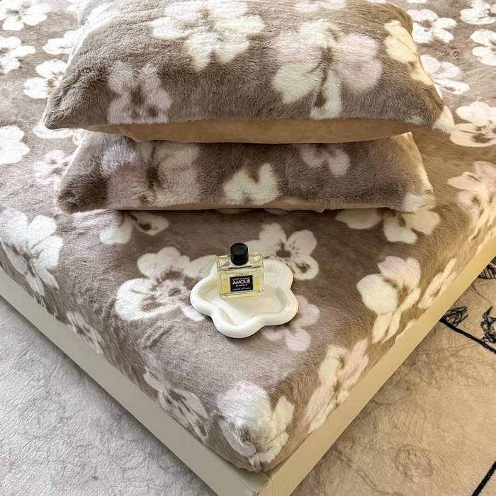 91家纺网 家纺一手货源 找家纺 小叮当家纺仓储工厂店 2025新款印花兔毛绒高克重单床笠 床笠单件 床笠-繁花