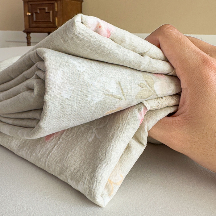 91家纺网 家纺一手货源 找家纺 丝芙妮家居（原乐视家纺） 2025新款全棉纯棉蕾丝花边原麻单件床单单品床单 岁月留声