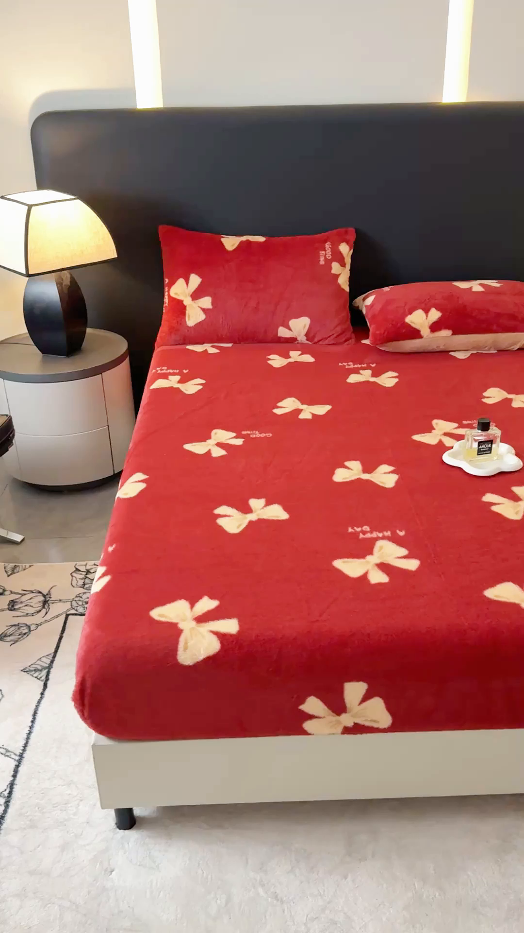 91家纺网 家纺一手货源 找家纺 小叮当家纺仓储工厂店 2025新款印花兔毛绒高克重单床笠 床笠单件 床笠-大红蝴蝶结