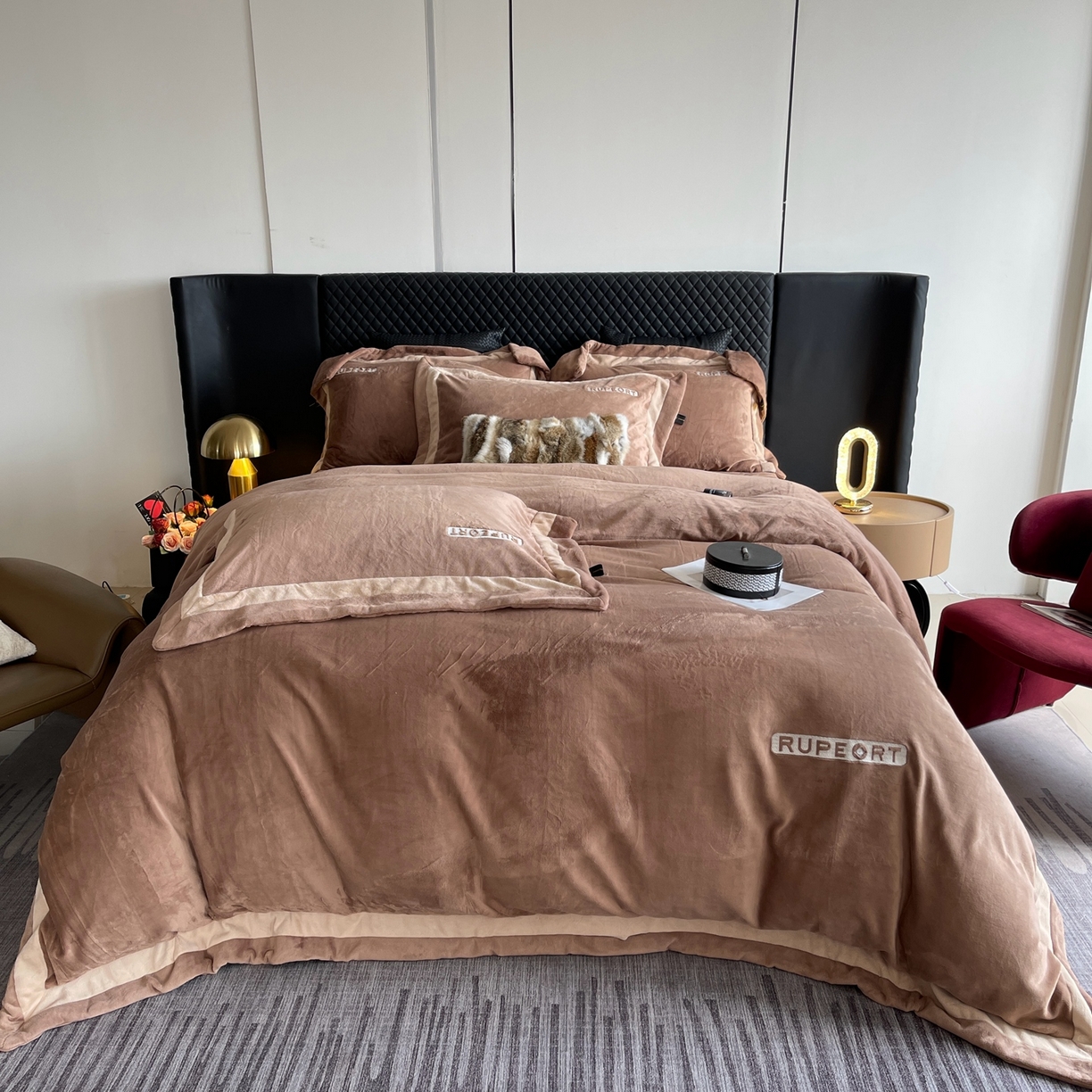 91家纺网 家纺一手货源 找家纺 奈萝家纺 2025秋冬新款高克重加厚全消光绣花牛奶绒四件套标准12斤加大14斤送包装 马德里咖