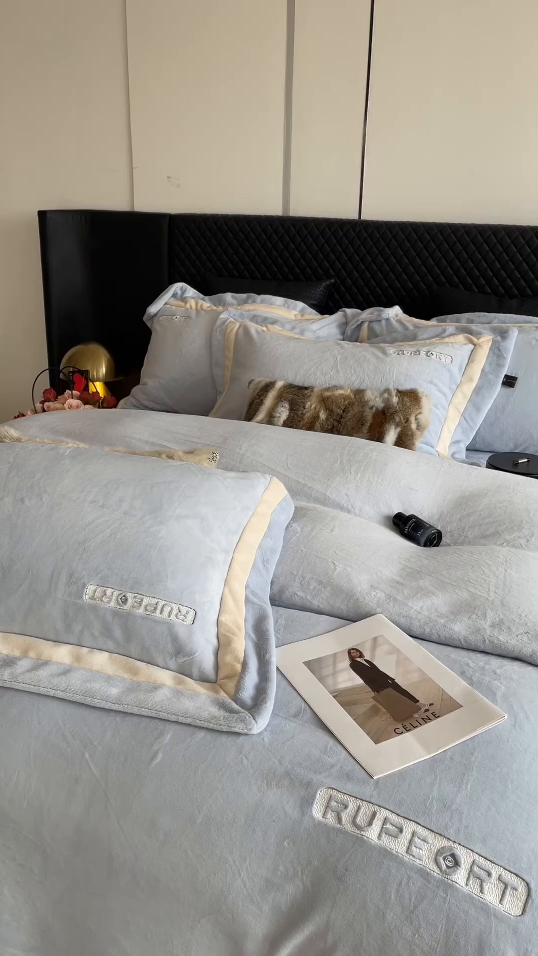 91家纺网 家纺一手货源 找家纺 奈萝家纺 2025秋冬新款高克重加厚全消光绣花牛奶绒四件套标准12斤加大14斤送包装 马德里蓝